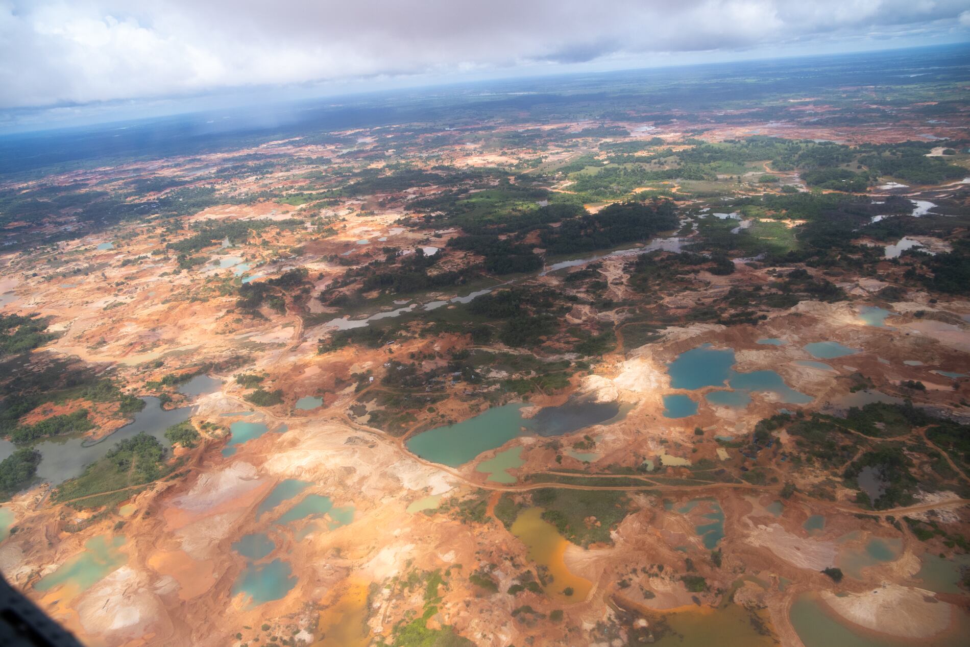 Sobrevuelo por el Bajo Cauca antioqueño para constatar las consecuencias de la minería en el ambiente.