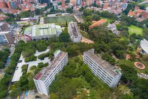 En 2018 inició el proceso de transformación orientado a obtener el estatus de institución carbono neutro y su punto de partida fue la infraestructura física de cuatro campus: Medellín, Bucaramanga, Montería y Palmira.