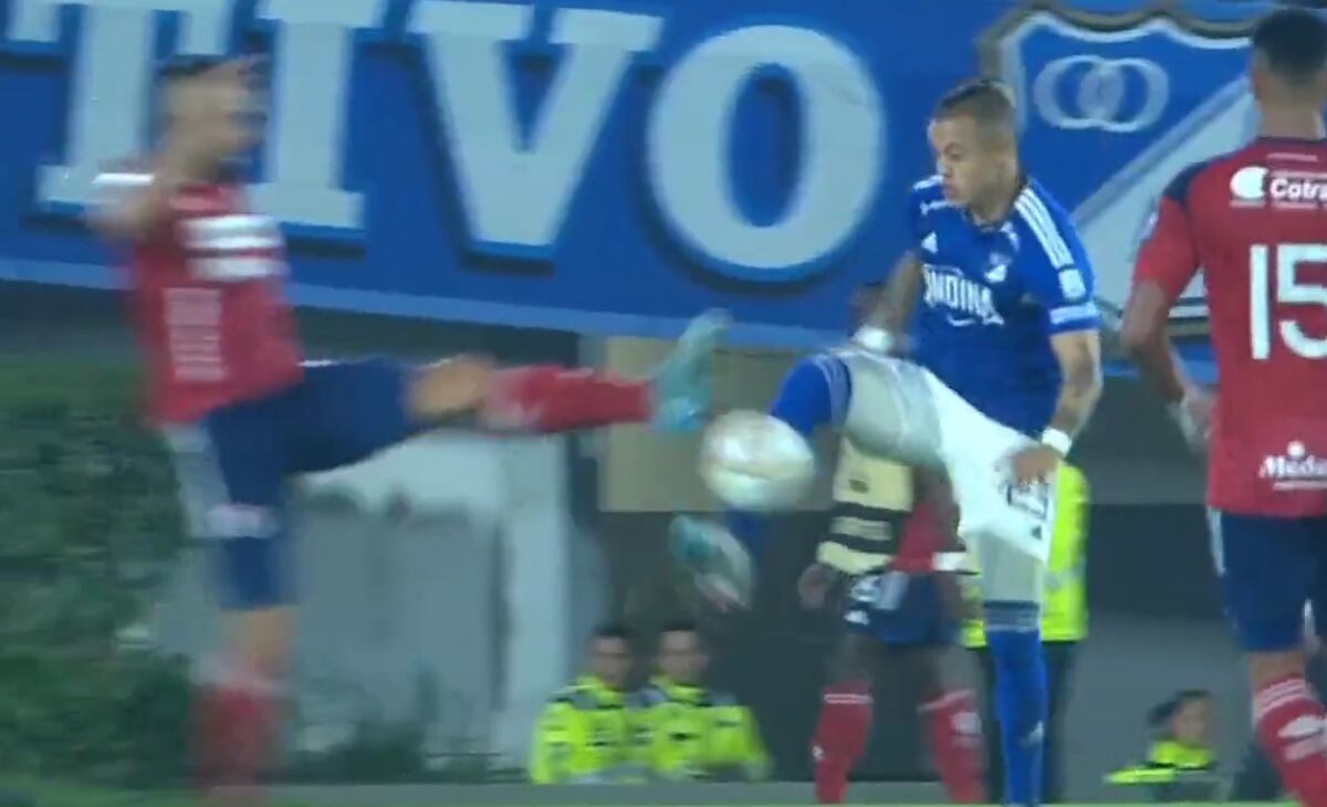 La acción que derivó la expulsión del defensor.