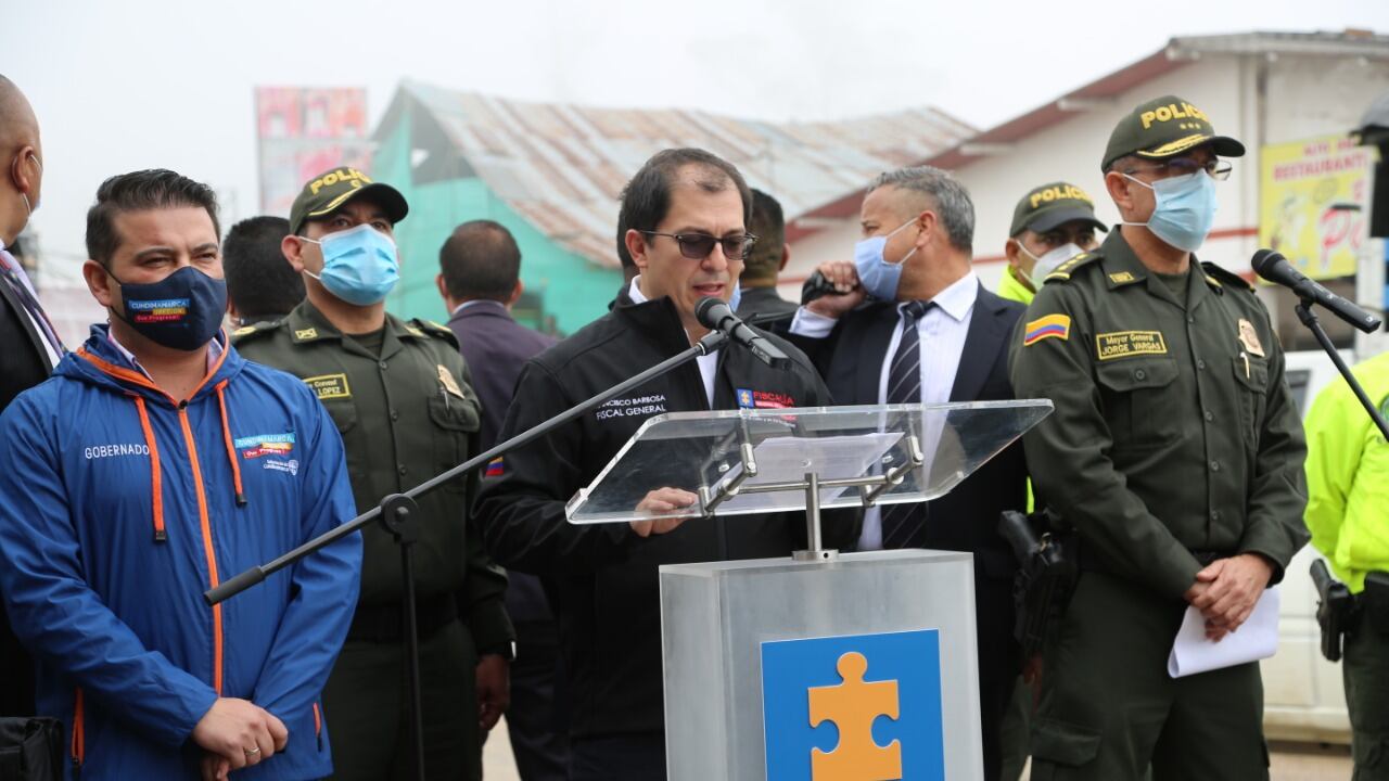 La Fiscalía capturó a cuatro personas que quedaron en los videos de seguridad y mientras atacaban el el peaje San Miguel ubicado en Sibaté, Cundinamarca.