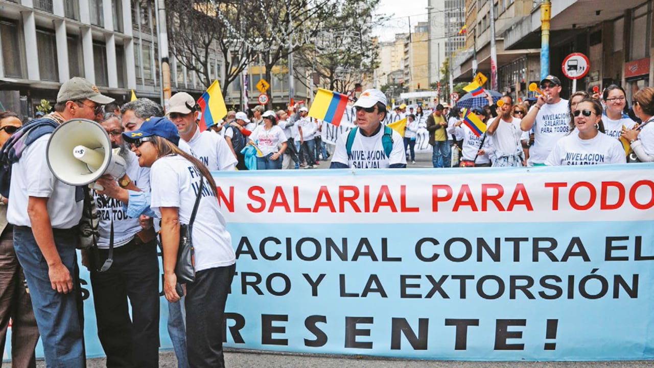 El secreto de los sindicatos para parar la administración de justicia ha sido cerrar con candado todos los juzgados. Ni siquiera quienes quieren ir a trabajar pueden hacerlo. Esto ha generado mucha molestia entre los funcionarios de la rama judicial.