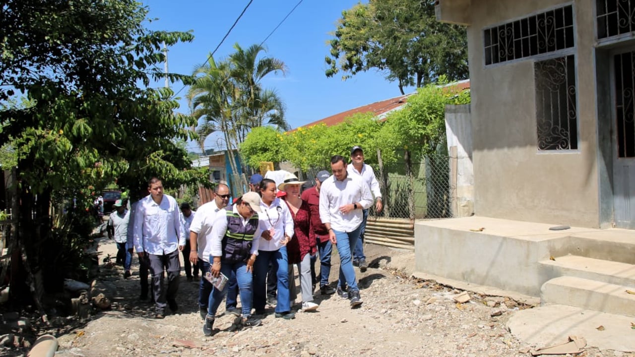 Ministra de Vivienda en departamento de Sucre, entrega mejoras a las viviendas. Programa Mi Casa
