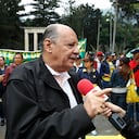 Carlos Rivas presidente de Fecode
Marcha de educadores y estudiantes por la educacion paro de maestros de 48 horas en todo el pais Fecode protesta para exigir el cumplimiento de acuerdos con el Gobierno
Bogota Mayo 10 2018
Foto Guillermo Torres revista Semana