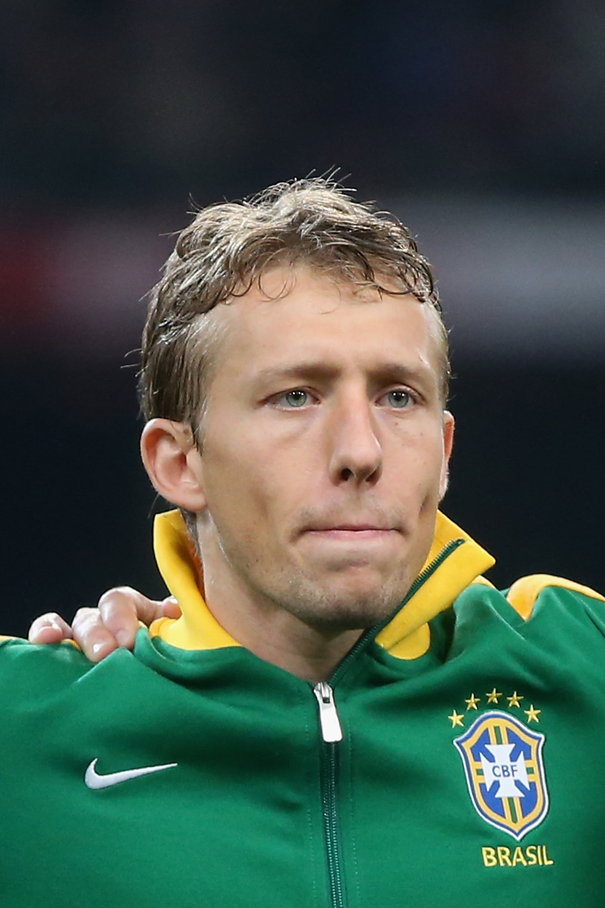 Lucas Leiva vistió los colores de su selección donde con la que debutó en el año 2006.