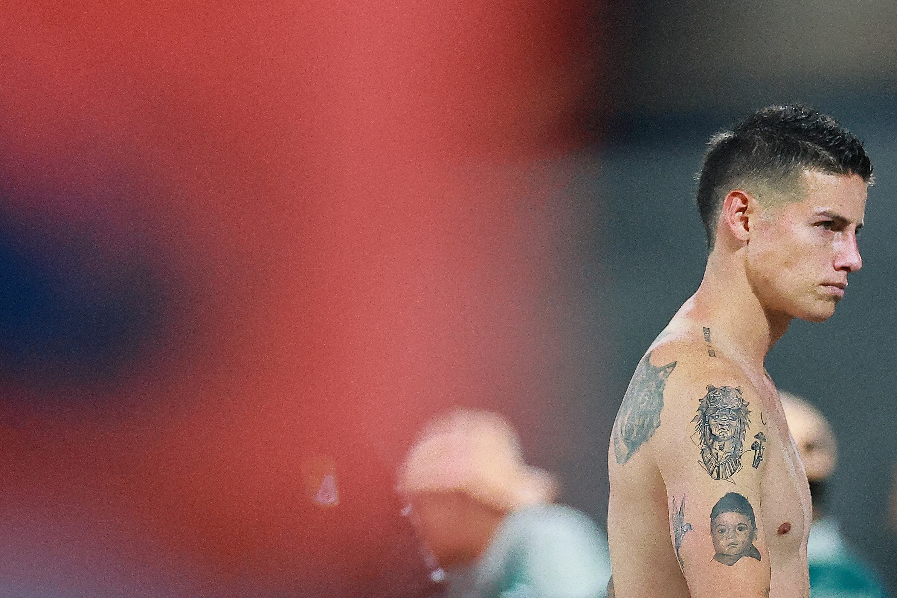 MEXICO CITY, MEXICO - MAY 11: James Rodriguez #10 of Leon looks dejected following the team's defeat during the quarterfinals second leg match between Cruz Azul and Leon as part of the Torneo Clausura 2025 Liga MX at Olimpico Universitario Stadium on May 11, 2025 in Mexico City, Mexico. (Photo by Manuel Velasquez/Getty Images)