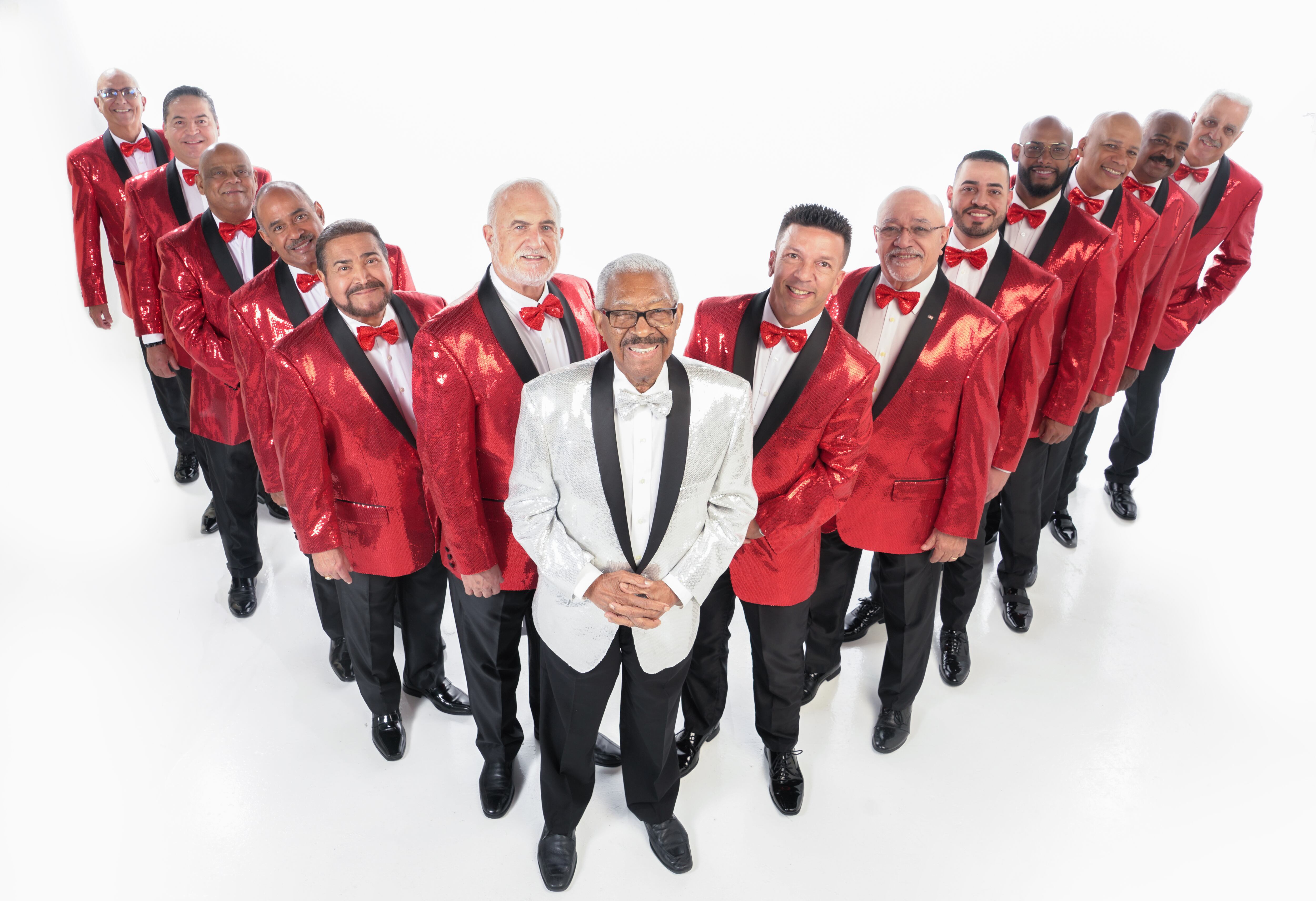 EL GRAN COMBO DE PUERTO RICO: Desde su fundación, el 26 de mayo de 1962, El Gran Combo de Puerto Rico cultiva un espacio importante en el cancionero puertorriqueño y antillano, destacándose como una de las pocas instituciones musicales que asumen la representación social e histórica del desarrollo de la modernidad melódica, transitando por la interpretación de ritmos como bomba, guaracha, merengue, boogaloo, jala-jala, bolero, tango y, por supuesto, salsa. Es, sin dudas, seña de la identidad nacional puertorriqueña y afrocaribeña que se nutre de la rica tradición cultural que emerge y se consolida en la última mitad del siglo XX y que permanece fortalecida hasta el presente.