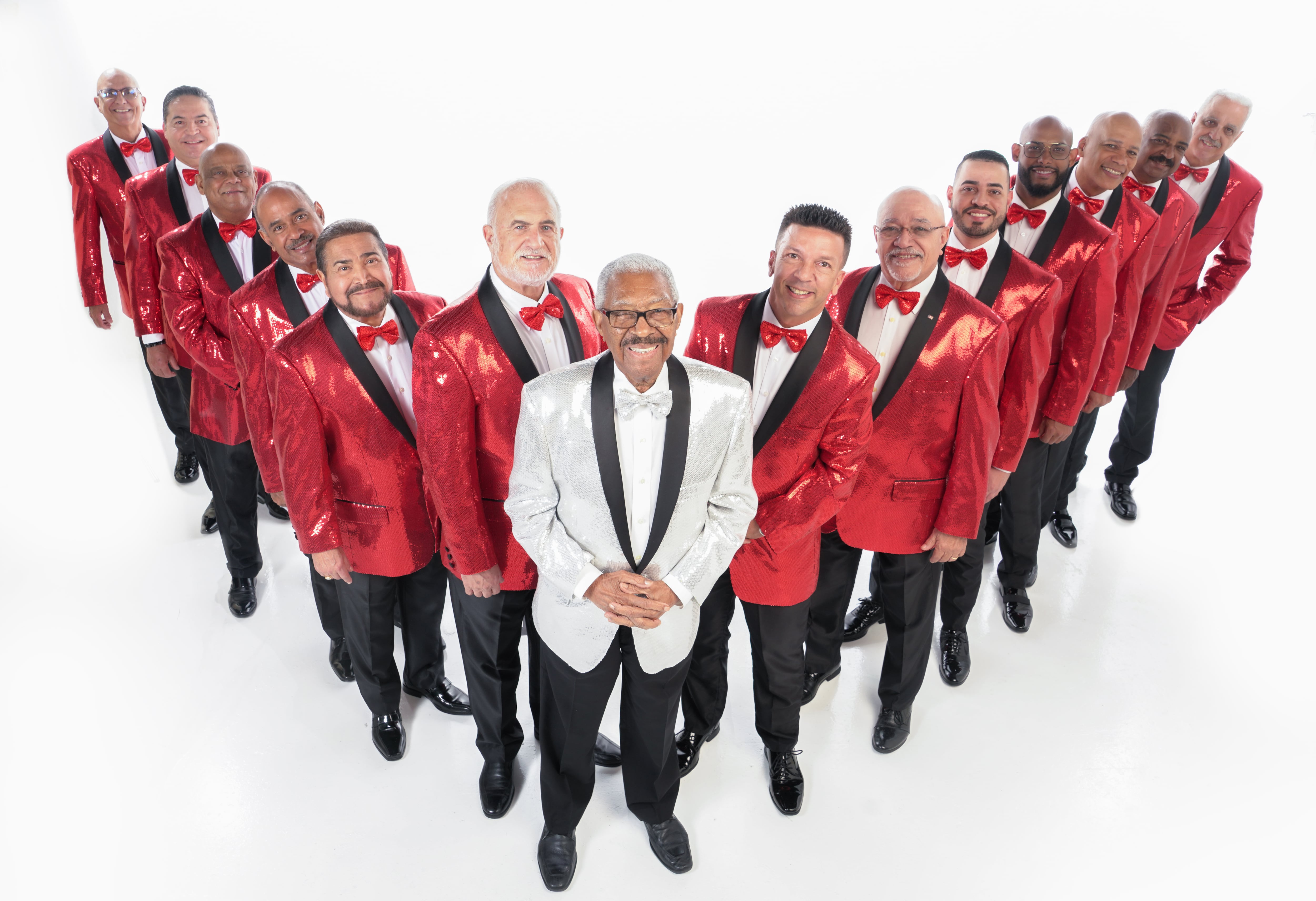 EL GRAN COMBO DE PUERTO RICO: Desde su fundación, el 26 de mayo de 1962, El Gran Combo de Puerto Rico cultiva un espacio importante en el cancionero puertorriqueño y antillano, destacándose como una de las pocas instituciones musicales que asumen la representación social e histórica del desarrollo de la modernidad melódica, transitando por la interpretación de ritmos como bomba, guaracha, merengue, boogaloo, jala-jala, bolero, tango y, por supuesto, salsa. Es, sin dudas, seña de la identidad nacional puertorriqueña y afrocaribeña que se nutre de la rica tradición cultural que emerge y se consolida en la última mitad del siglo XX y que permanece fortalecida hasta el presente.