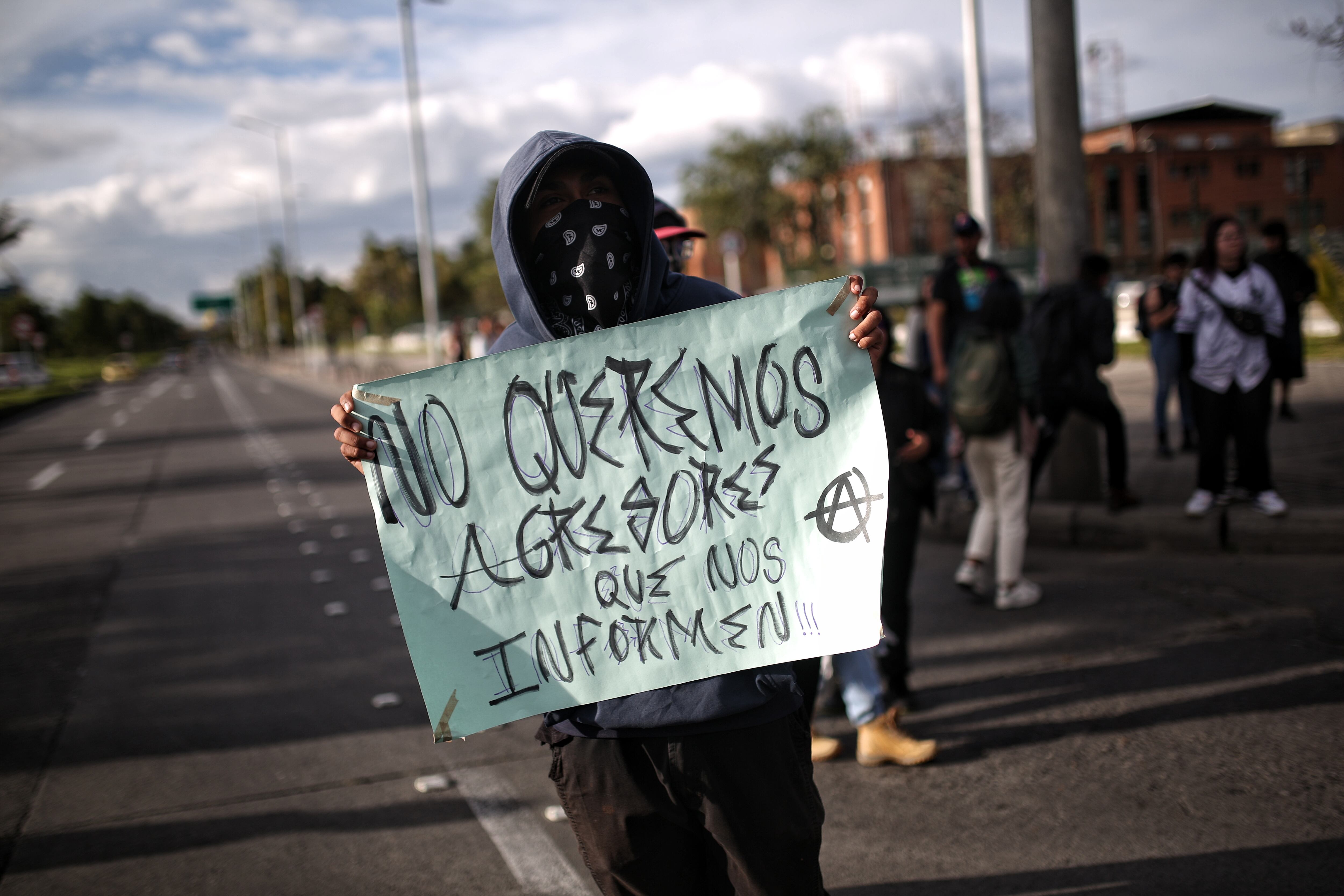 Plantón frente a RTVC en contra de Hollman Morris