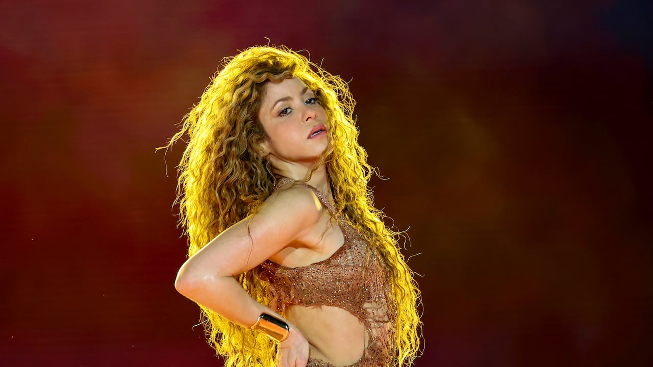 Shakira comenzó su "las mujeres ya no lloran Tour" en Rio de Janeiro con un espectacular concierto.