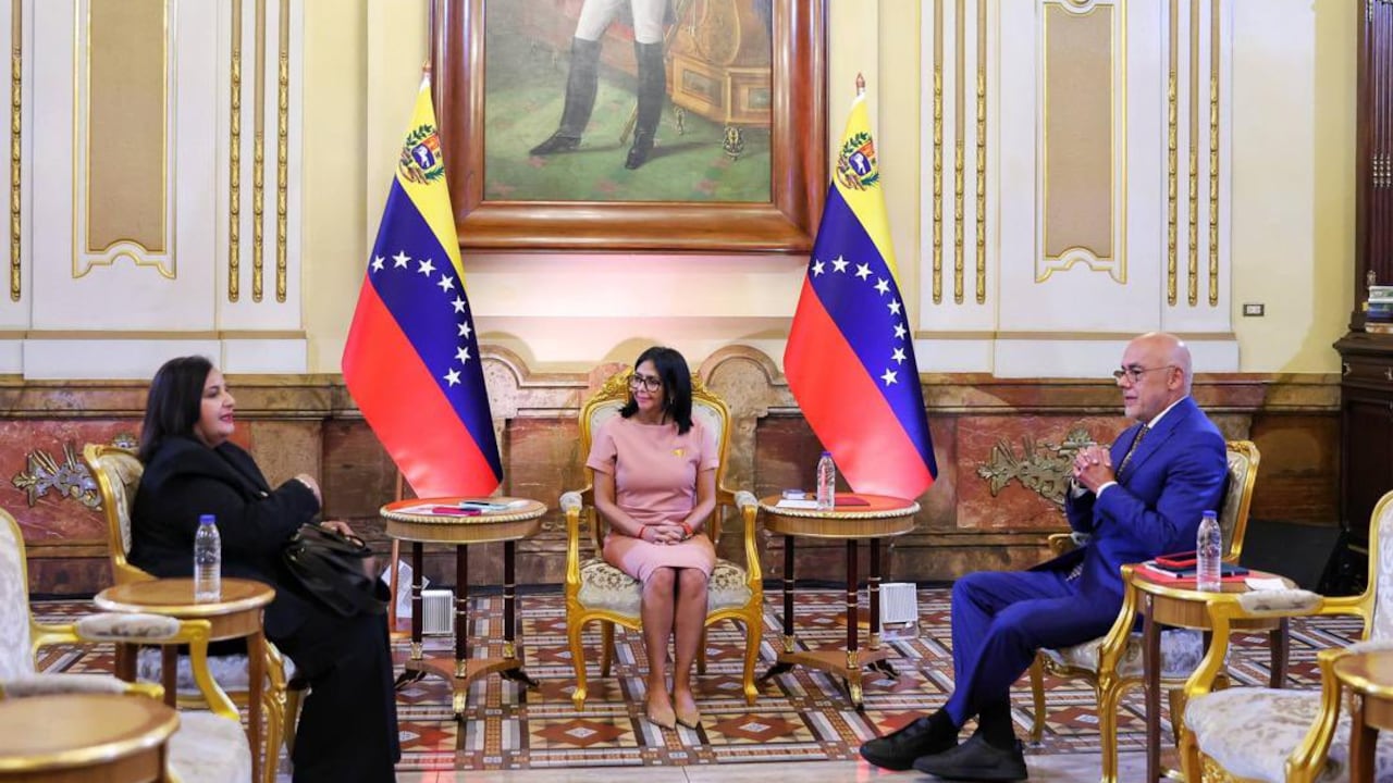 Dinorah Figuera, Delcy Rodríguez y Jorge Rodríguez