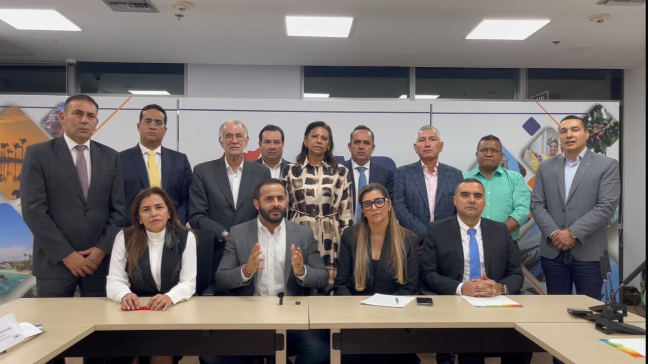 Los gobernadores aseguran que decisiones del gobierno están perjudicando las regiones.