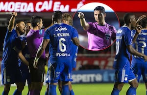 Millonarios reclamó al juez del partido ante São Paulo acabar el partido cuando iban camino a marcar.