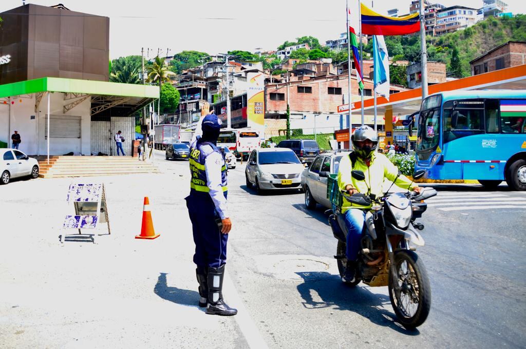 Agentes de tránsito en Cali.