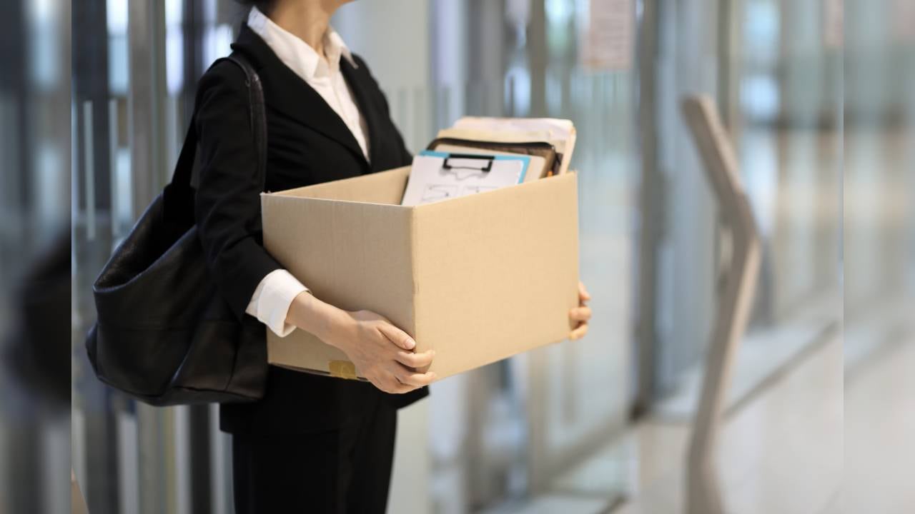 Estas son las implicaciones legales por las renuncias y despidos.