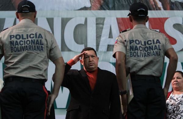 Ceremonia de graduación de agentes en Caracas Chávez  defendió modelo de seguridad de policía preventiva.