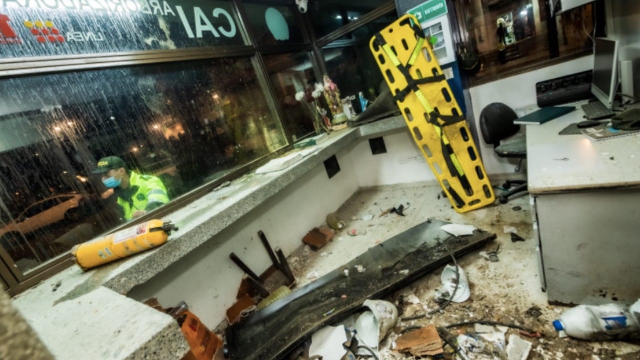 Así quedó el CAI de Arborizadora Alta tras el atentado con explosivos que sufrió