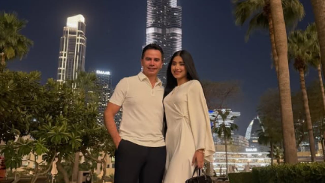 Jhonny Rivera y Jenny López en Dubái.