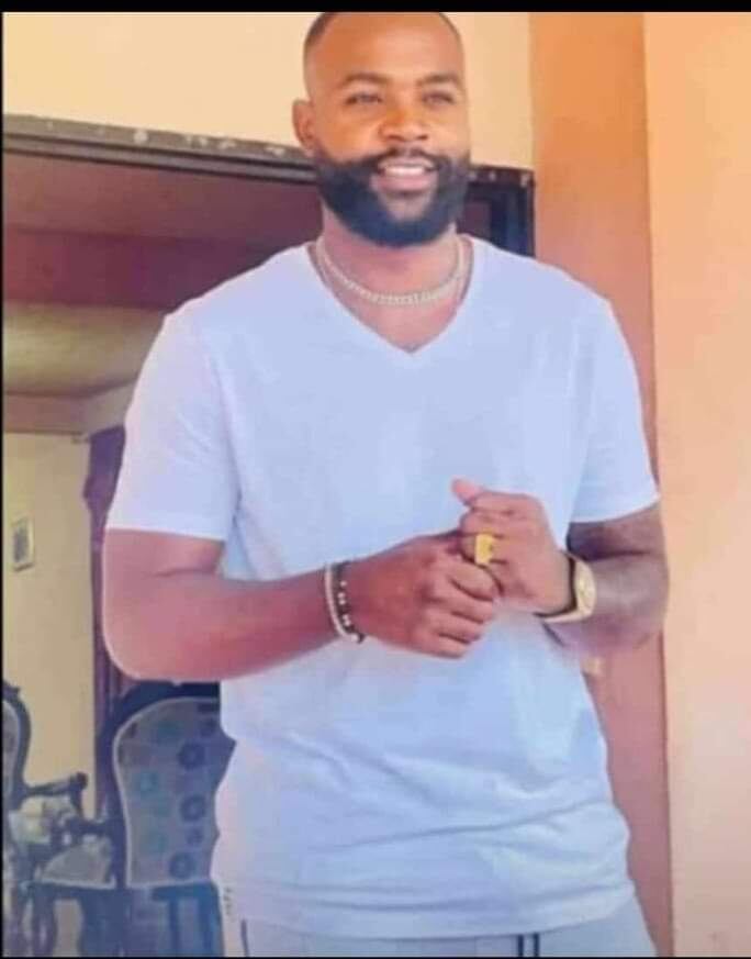 El líder había llegado hace poco a la ciudad.