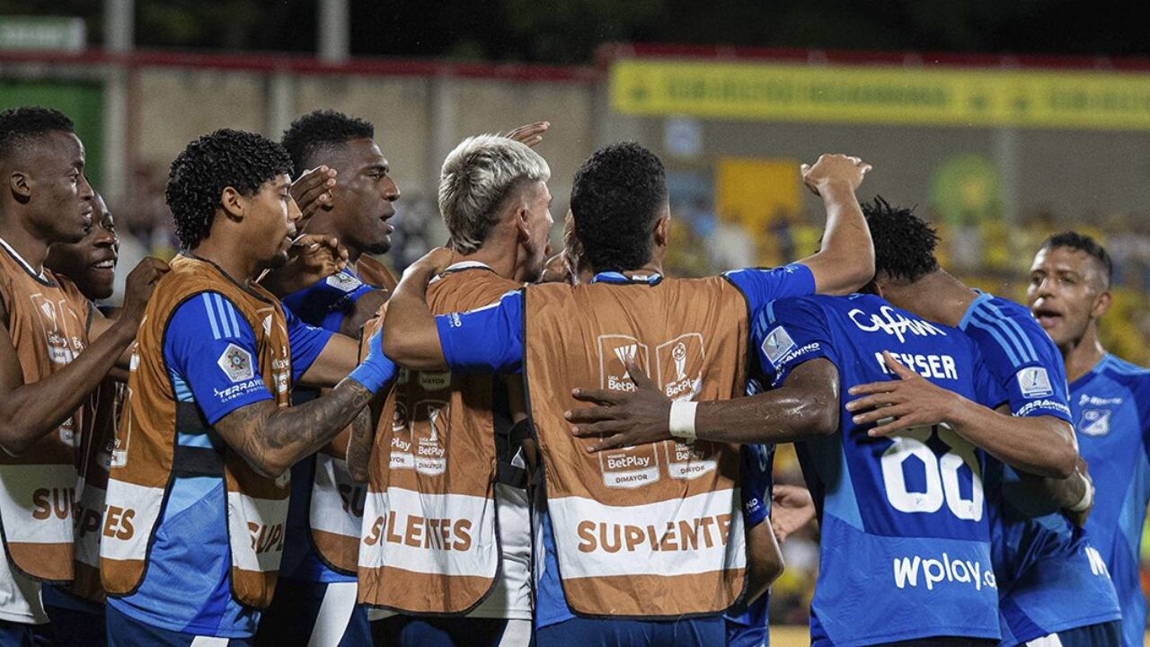 Millonarios celebrando uno de sus goles frente a Bucaramanga
