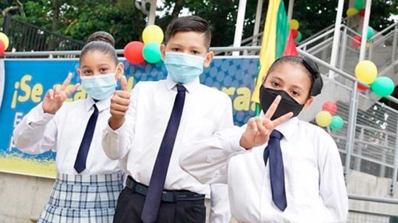 Todos los estudiantes regresarán a clases presenciales en 2022.