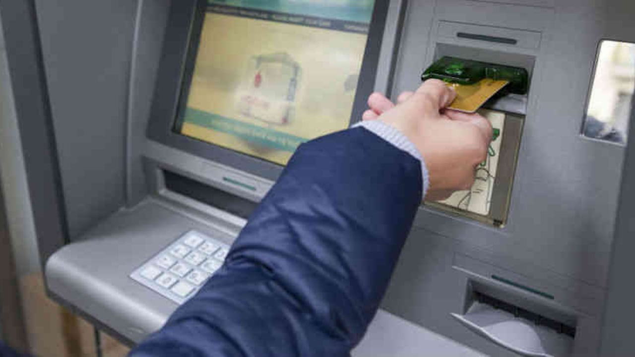 La mayor emisión de tarjetas débito o crédito no necesariamente se traduce en un mayor uso de los servicios financieros por parte de los ciudadanos.