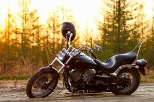 Además de considerar el tipo de moto, también es importante tener en cuenta otros factores como la capacidad de carga, el confort del asiento y la aerodinámica, para garantizar una experiencia de viaje placentera y segura.