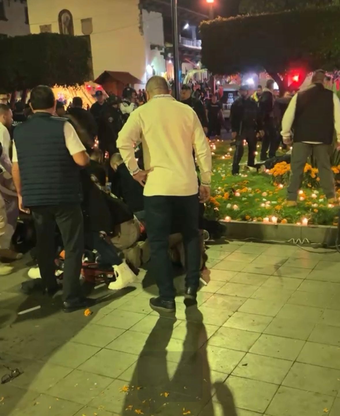 El alcalde fue atacado mientras se encontraba con su familia