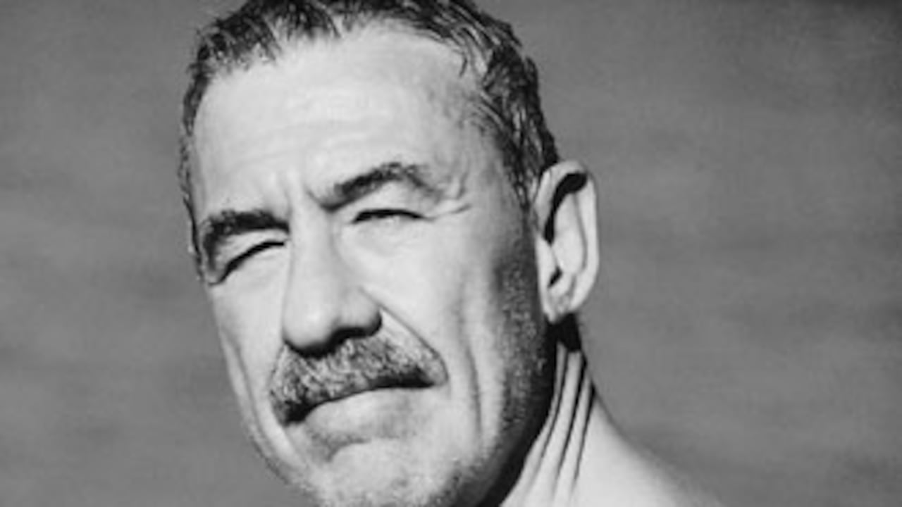 Tom Spanbauer nació en Pocatello, Idaho, en 1946. Su primera novela, Lugares remotos, apareció en 1988.