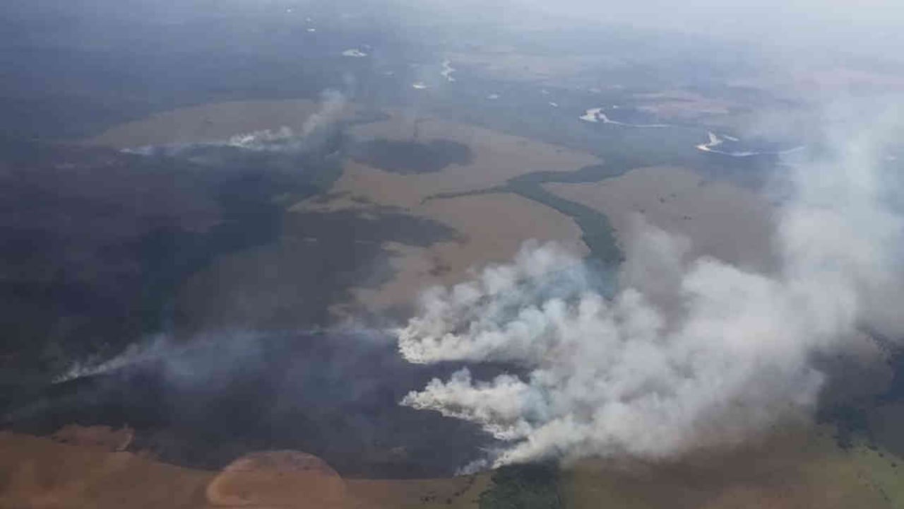 Desde hace cuatro días se viene registrado un incendio forestal de grandes proporciones en el Parque Nacional El Tuparro en Vichada. Foto: Parques Nacionales Naturales.