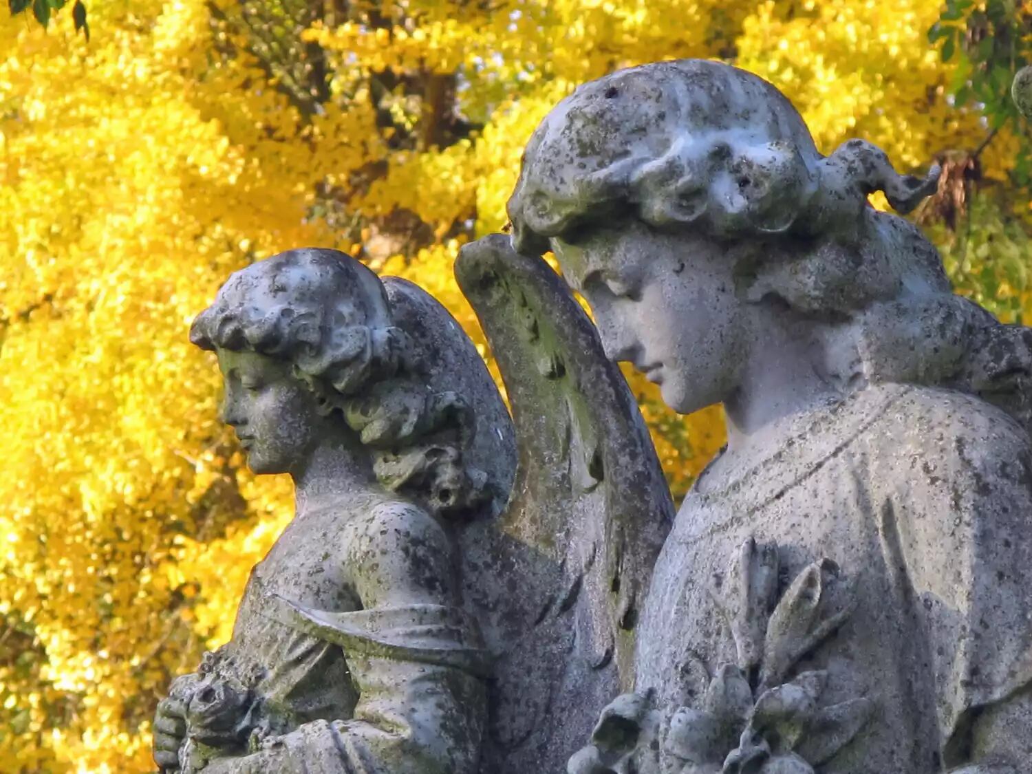 Estatua del Arcángel Jofiel.