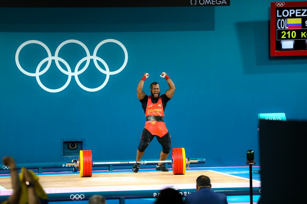 Yeison López durante uno de sus ejercicios del levantamiento de pesas de los Juegos Olímpicos de París 2024.