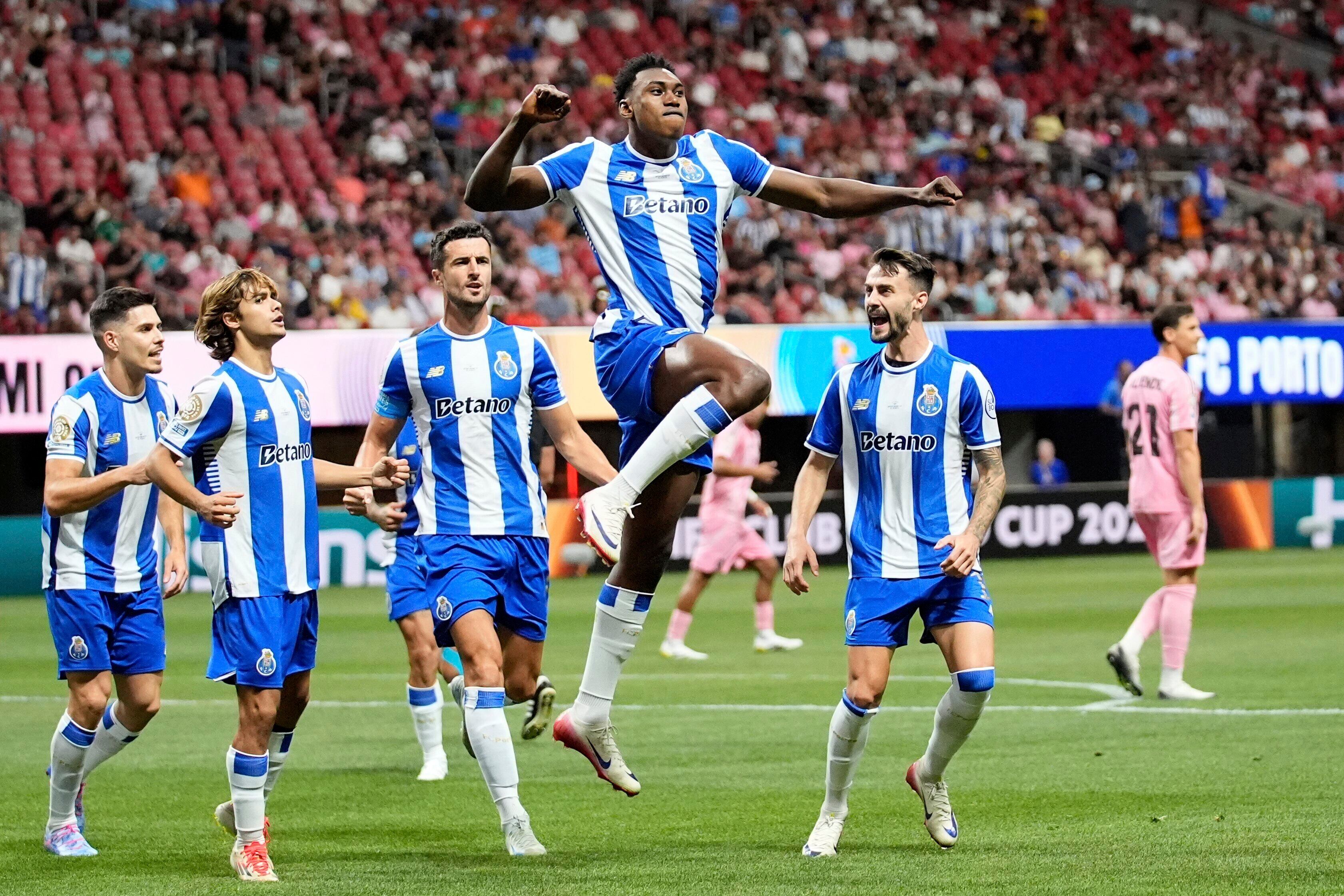 Porto arrancó celebrando gracias a Samu Aghehowa.