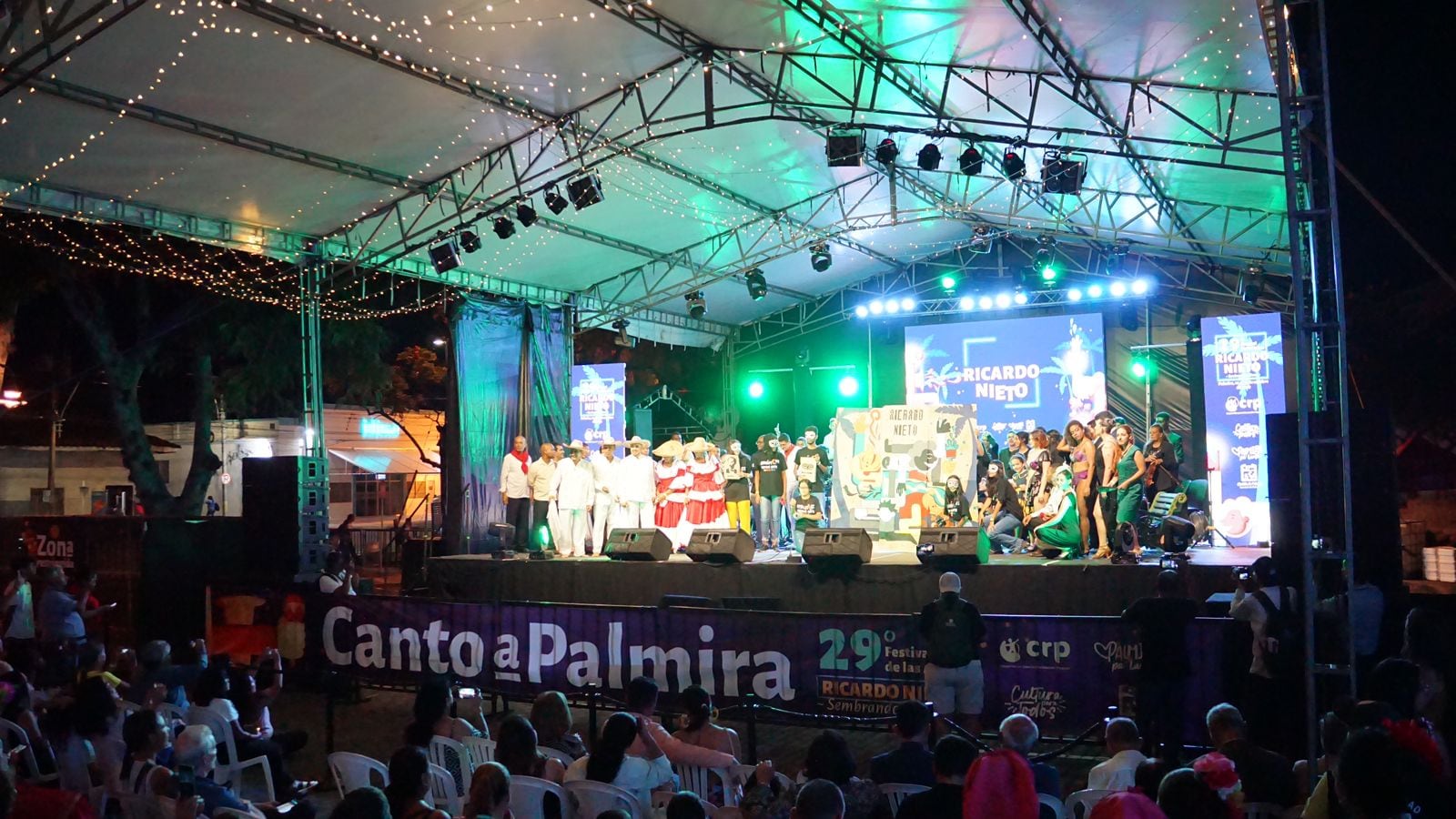 La ceremonia inaugural tuvo lugar en la tarima principal "Canto a Palmira"