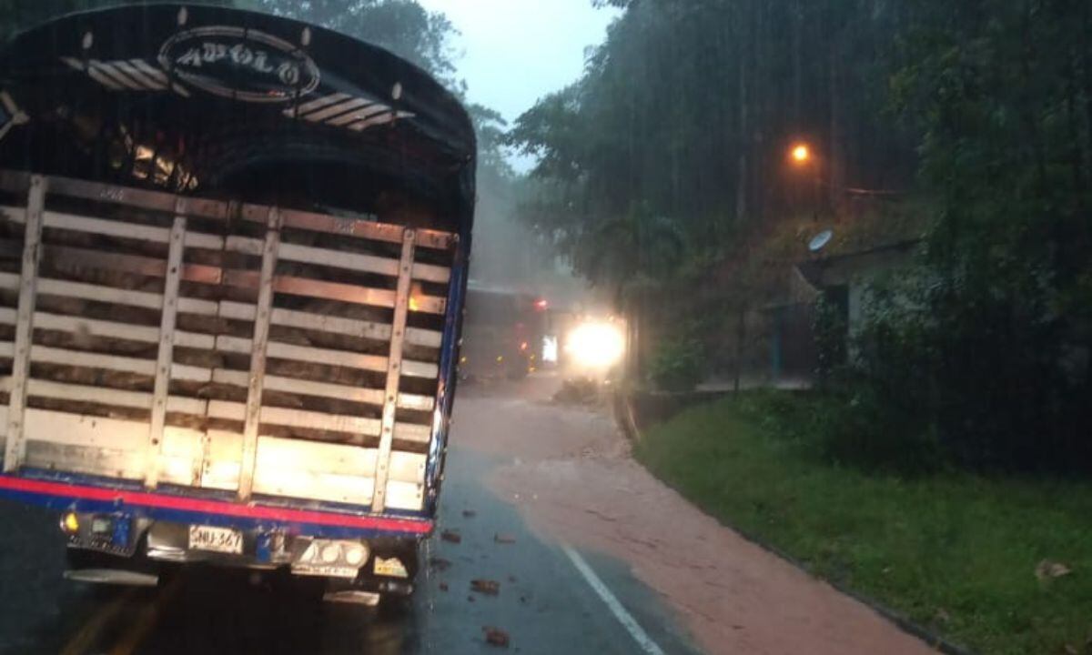 Derrumbes en la vía Medellín-Bogotá.