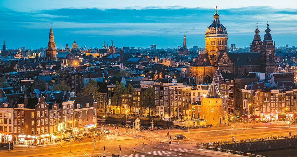Basílica de San Nicolás en el centro de Ámsterdam.
