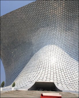 Desde el martes primero de marzo, la Ciudad de México posee el centro cultural que albergará la colección privada de arte más grande de América Latina. El nuevo espacio del Museo Soumaya pertenece al empresario mexicano Carlos Slim. 