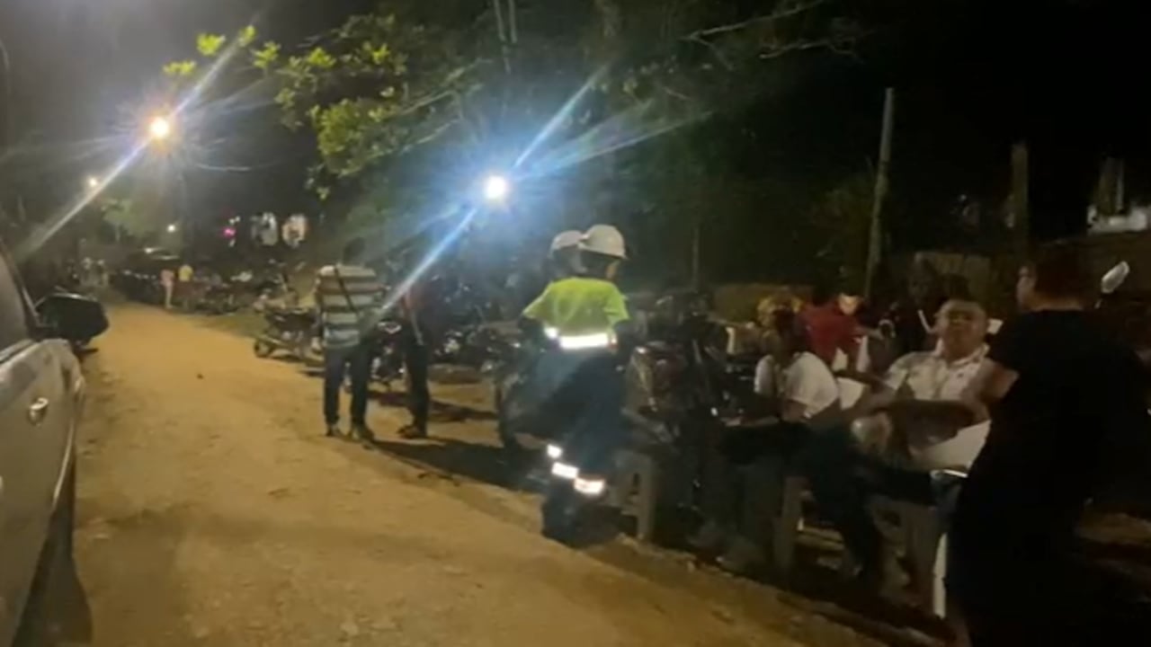 Avanzan las labores de rescate de 23 mineros en Segovia.