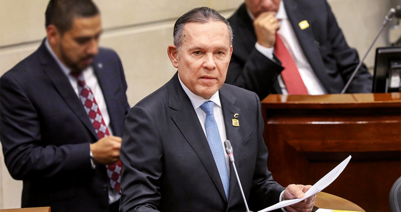 Efraín Cepeda Presidente del Senado