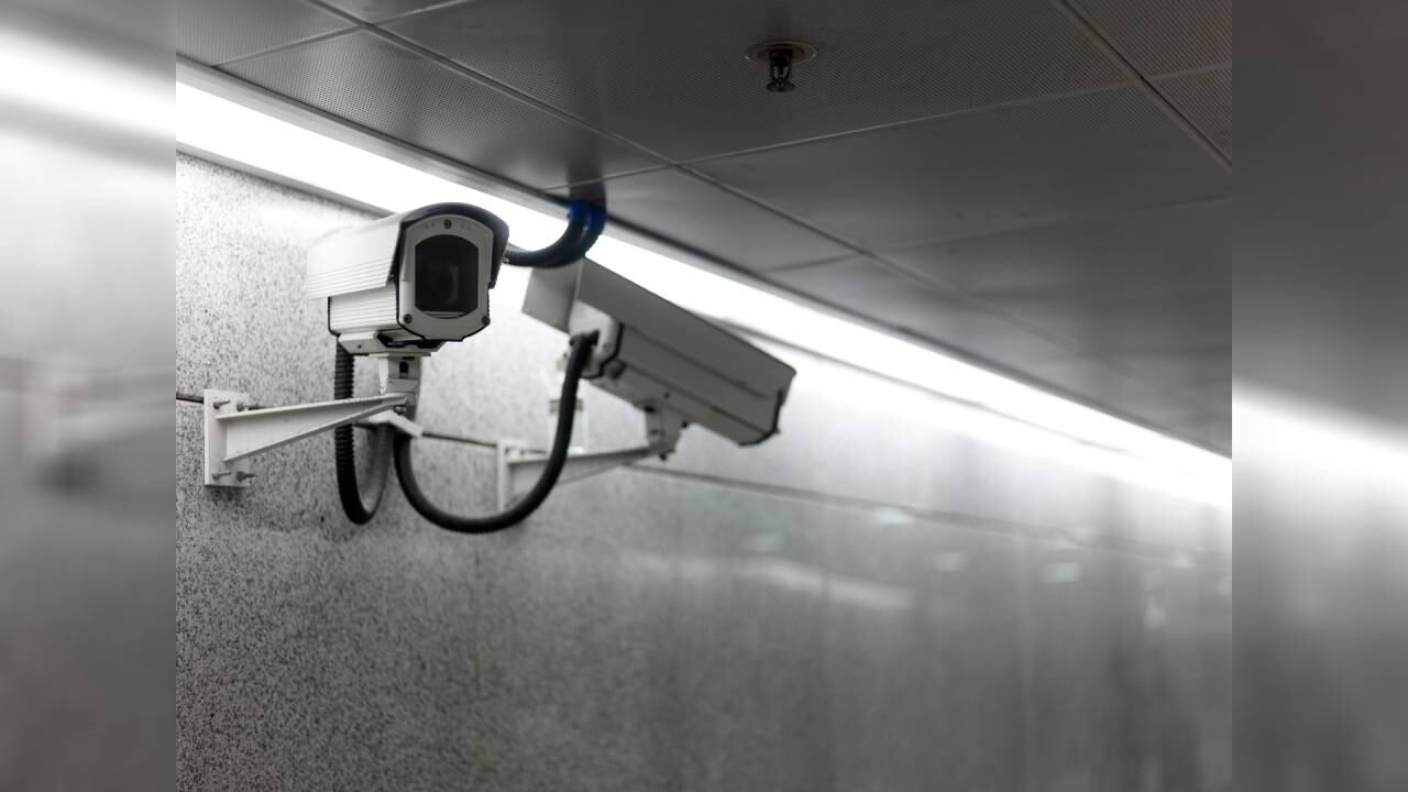 La empresa que opera el servicio de transporte emitió un comunicado (imagen de referencia cámaras de seguridad).