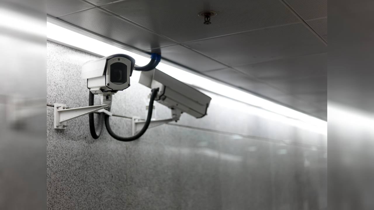 La empresa que opera el servicio de transporte emitió un comunicado (imagen de referencia cámaras de seguridad).