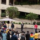 Alcalde Carlos Fernando Galán lideró la izada de bandera de la diversidad en la Alcaldía de Bogotá