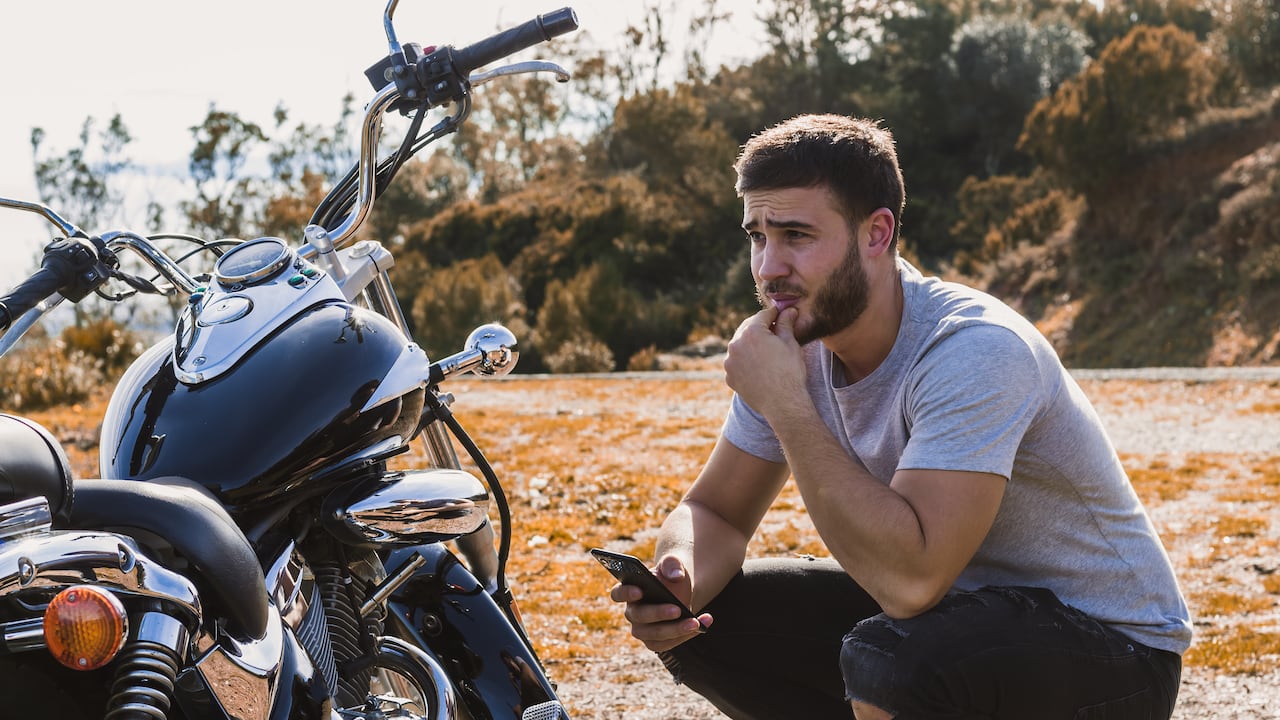 Los motociclistas pueden reconocer algunas señales de alerta mientras conducen y determinar cuándo es necesario revisar la moto.
