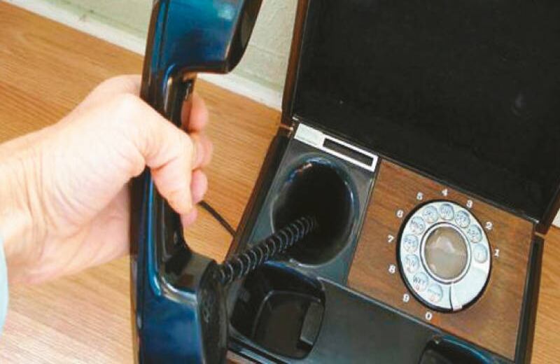 Teléfono portátil (1968) Costaba más de 2.000 dólares y se necesitaba una licencia de comunicaciones para operarlo. 