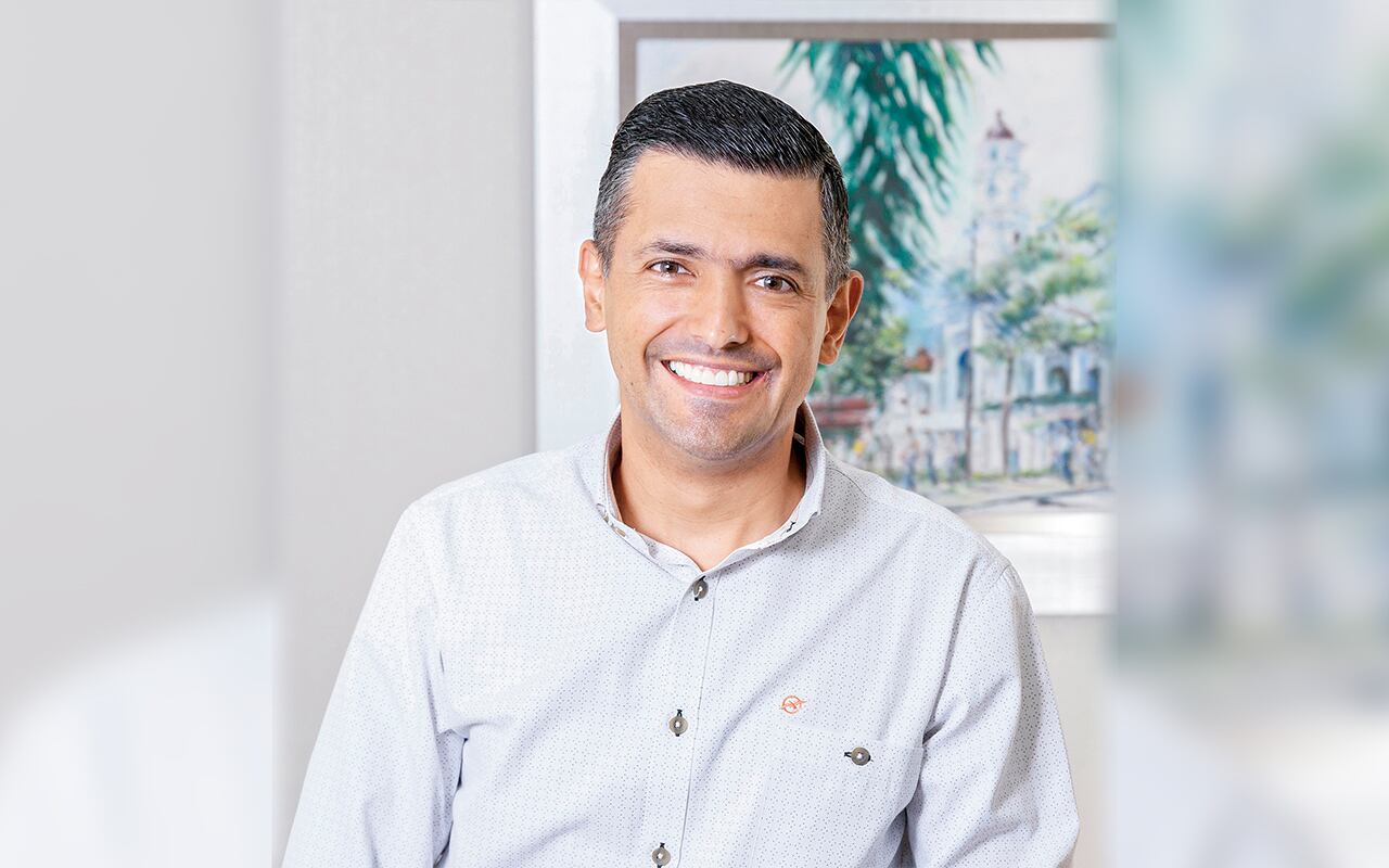 El alcalde del municipio de Envigado, Braulio Espinosa, lidera el Plan Maestro de Infraestructura Educativa