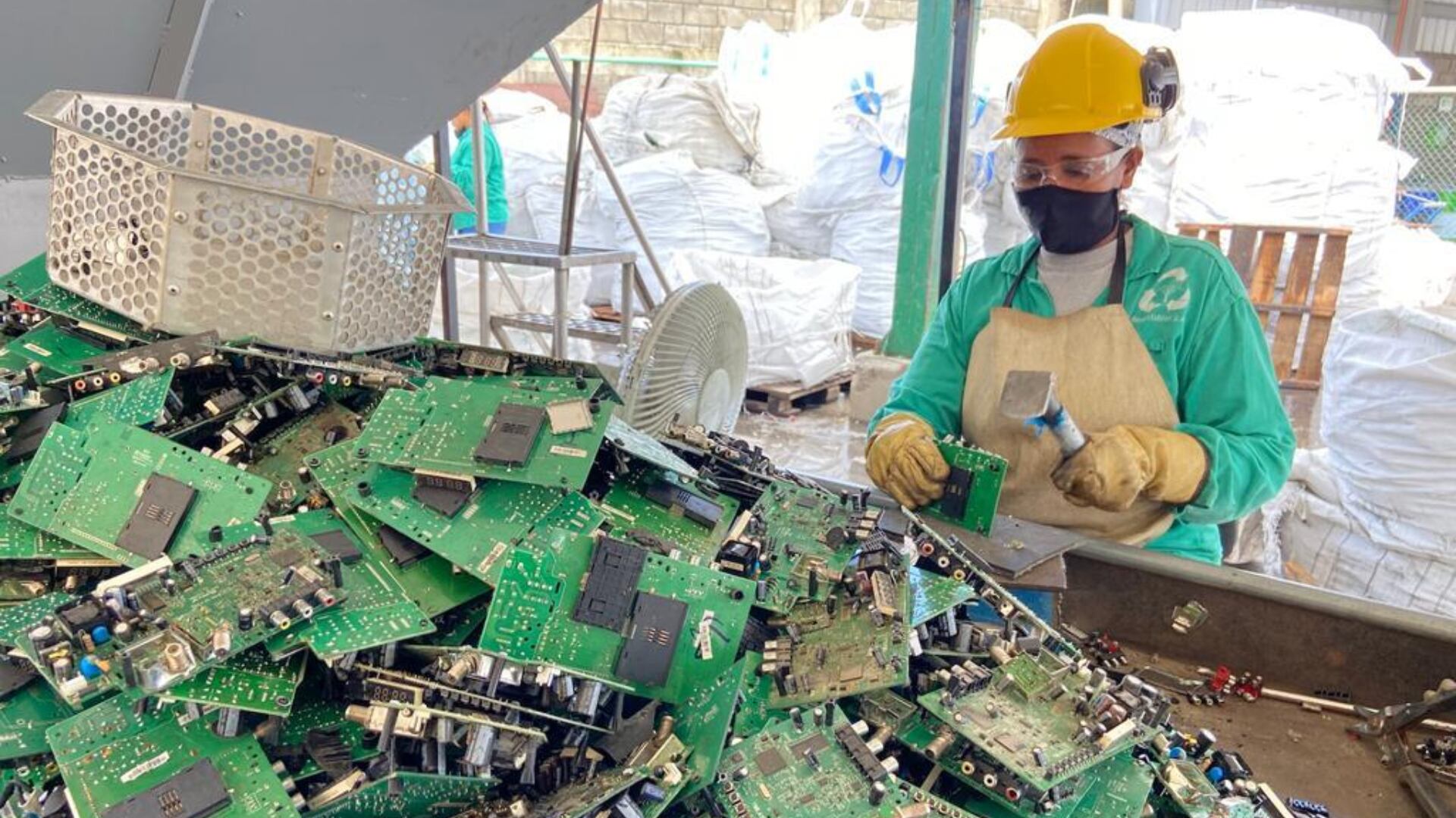 Desde hace más de 11 años, Claro Colombia lidera iniciativas ambientalmente responsables alineadas a la agenda global y recientemente a los Objetivos de Desarrollo Sostenible (ODS).