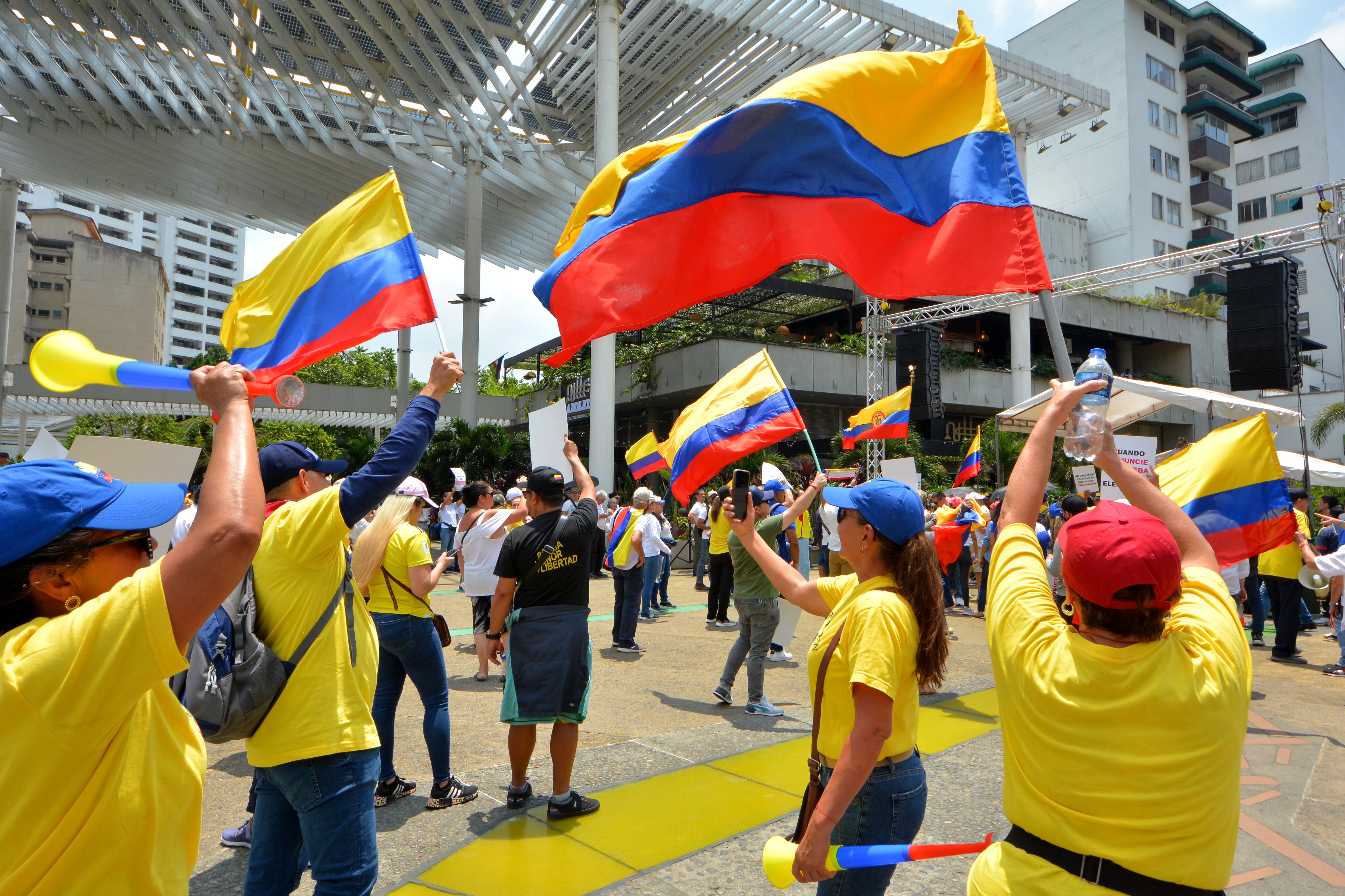 Este miércoles 16 de agosto, se realizó una manifestación en todo el país en contra del Gobierno nacional, encabezado por el presidente Gustavo Petro. La oposición decidió marchar por todo lo que ha ocurrido con respecto al tema de los audios filtrados por Armando Benedetti, las reformas que ha trabajado en su gobierno y los dineros de su campaña, que tiene como implicado a su hijo. Nicolás Petro.