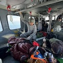 Momento del rescate del cocinero de la empresa Espeletia Adventures, quien se accidentó durante una travesía de montañismo al pico Simón Bolívar de la Sierra Nevada de Santa Marta.