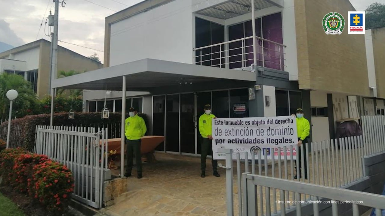 La Fiscalía ocupó con fines de extinción de dominio propiedades avaluadas en más de 17.000 millones de pesos del chance ilegal.