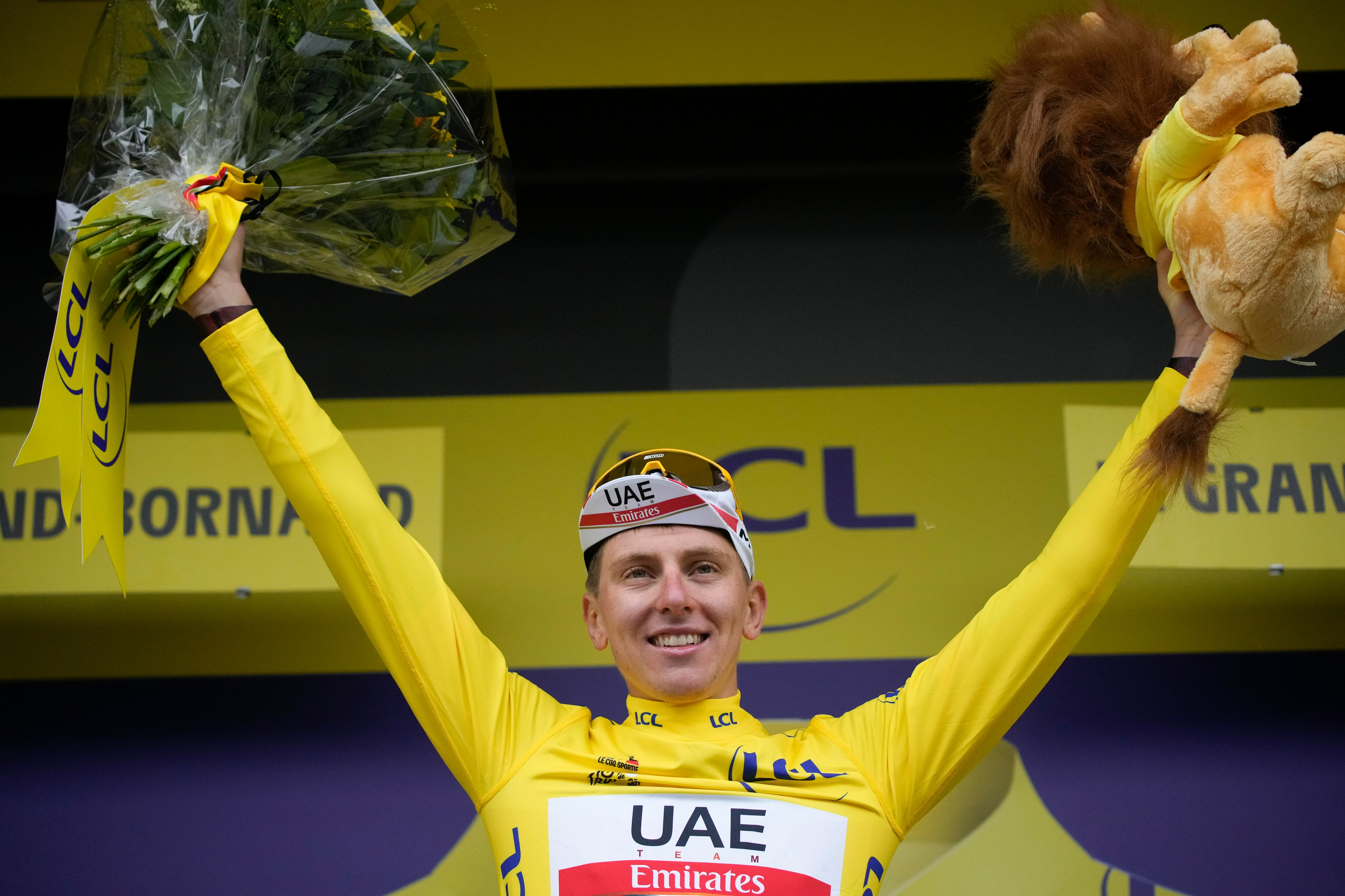 Tadej Pogacar, el nuevo líder del Tour de Francia. Foto: AP/Christophe Ena