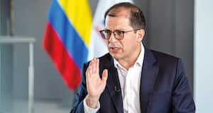 El fiscal general, Francisco Barbosa, deberá determinar si hay responsabilidades penales sobre la exministra.